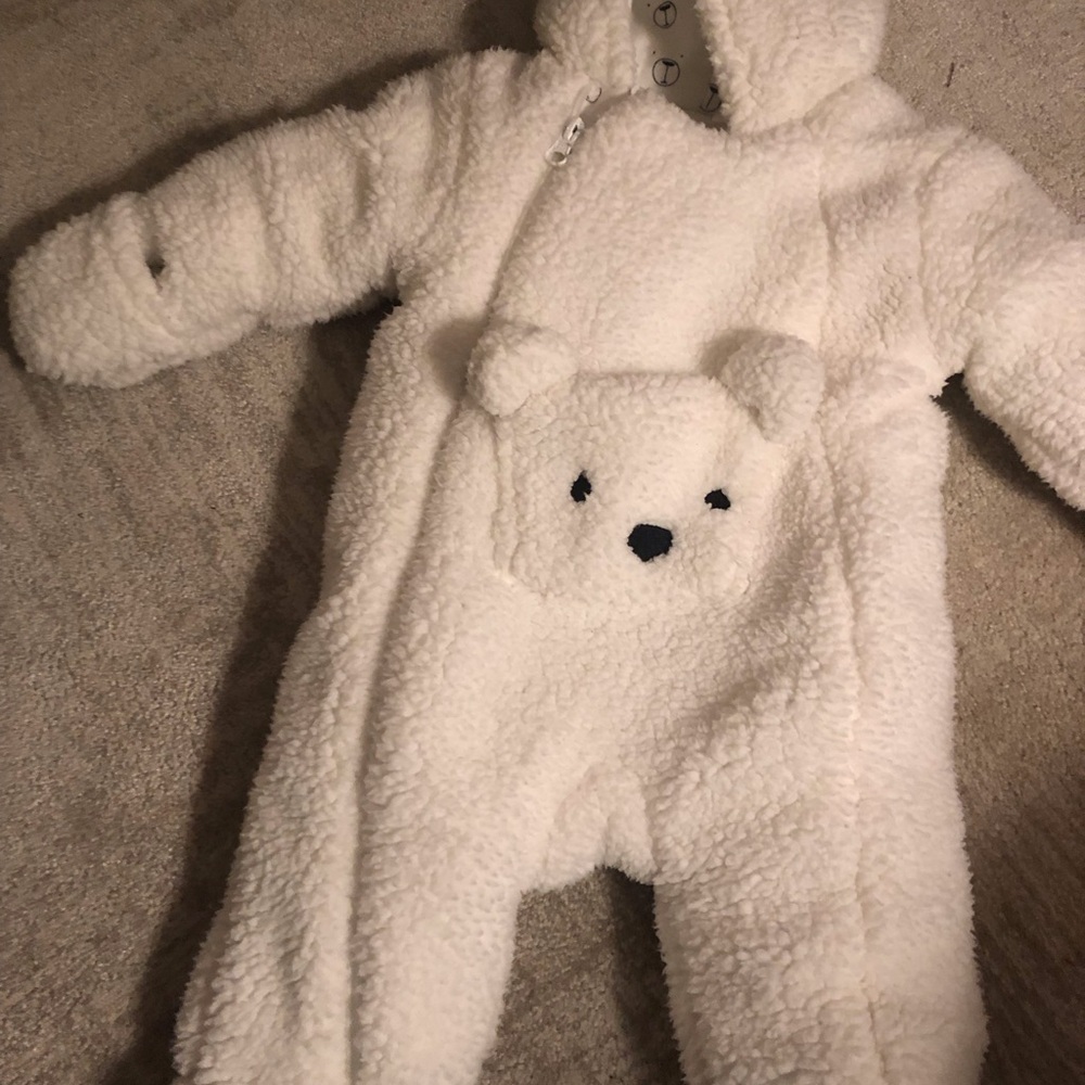 First Wish Snowsuit 6-9Month 
Soft Lining Inside 
Excellent Condition